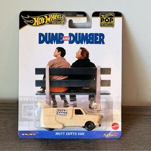 Hot Wheels Premium Pop Culture - ‘Dumb and Dumber’ (Mutt Cutts Van)